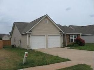 210 Burr Dr, Byron, GA 31008