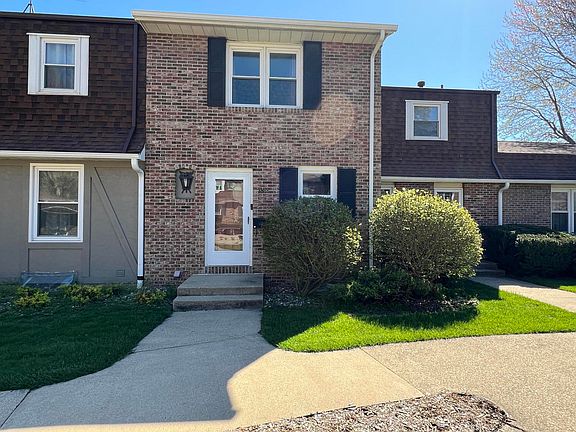 2nd image of 2543 Dover Ln