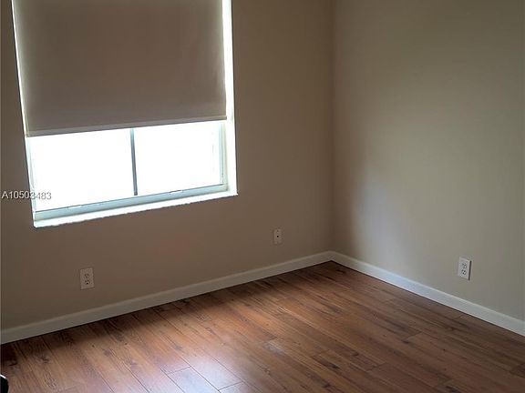 5th image of 751 Sand Creek Cir #0