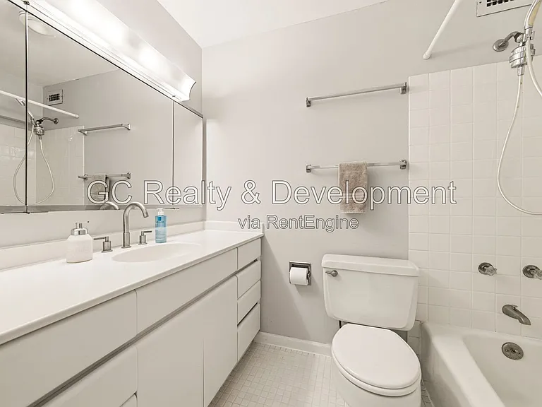 5445 N Sheridan Rd #2810 — Photo 10