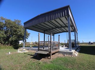 227 Oak St, Grand Isle, LA 70358