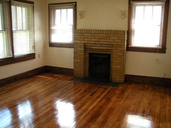 3rd image of 1372 Warpath Dr
