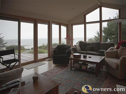 Living room with Ocean view
