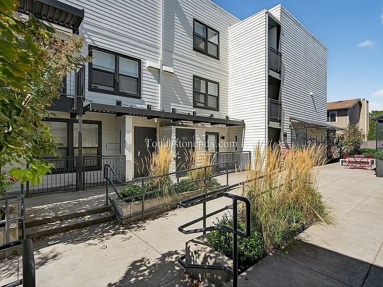 Tabor Terrace — Photo 11