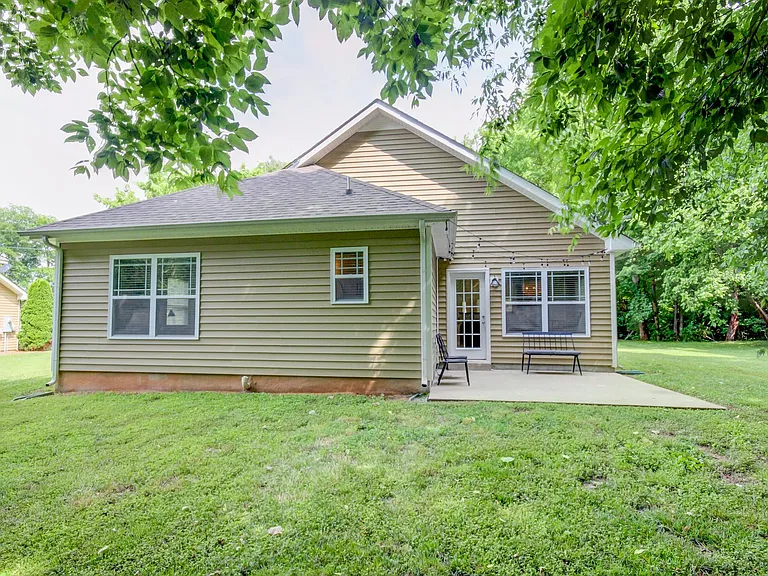 816 Dunbar Cave Rd — Photo 30