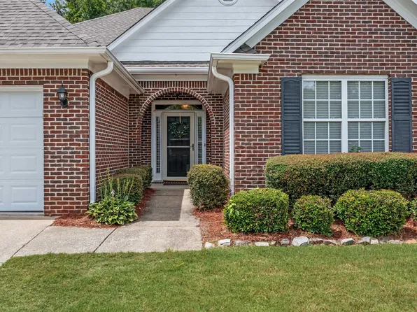 3665 Charleston Ln, Vestavia, AL 35216