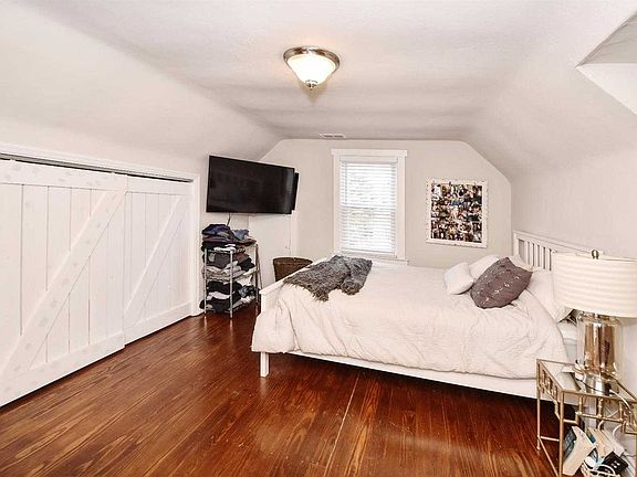 2nd image of 6843 Hurd Ave