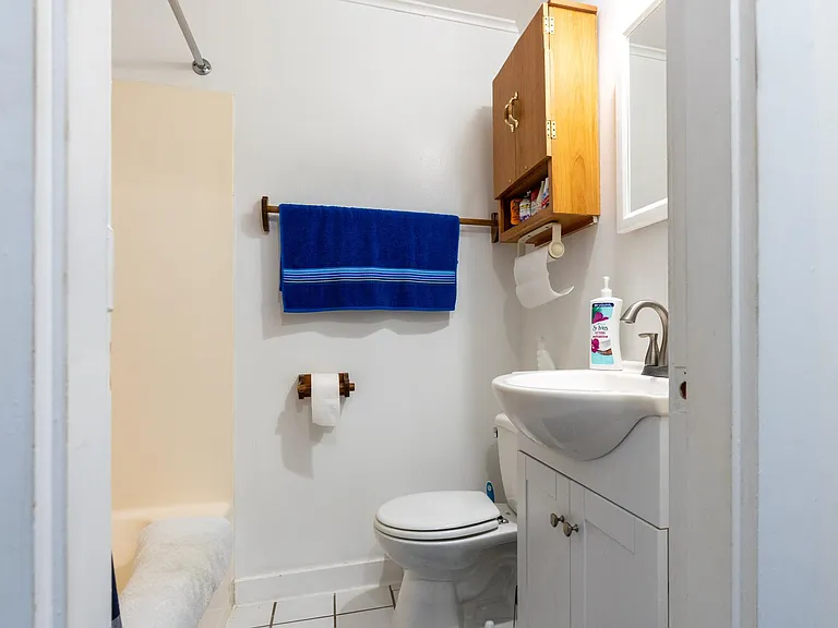 359 Maple St #2 — Photo 6