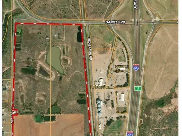 9765 Daniels Rd, Burkburnett, TX 76354