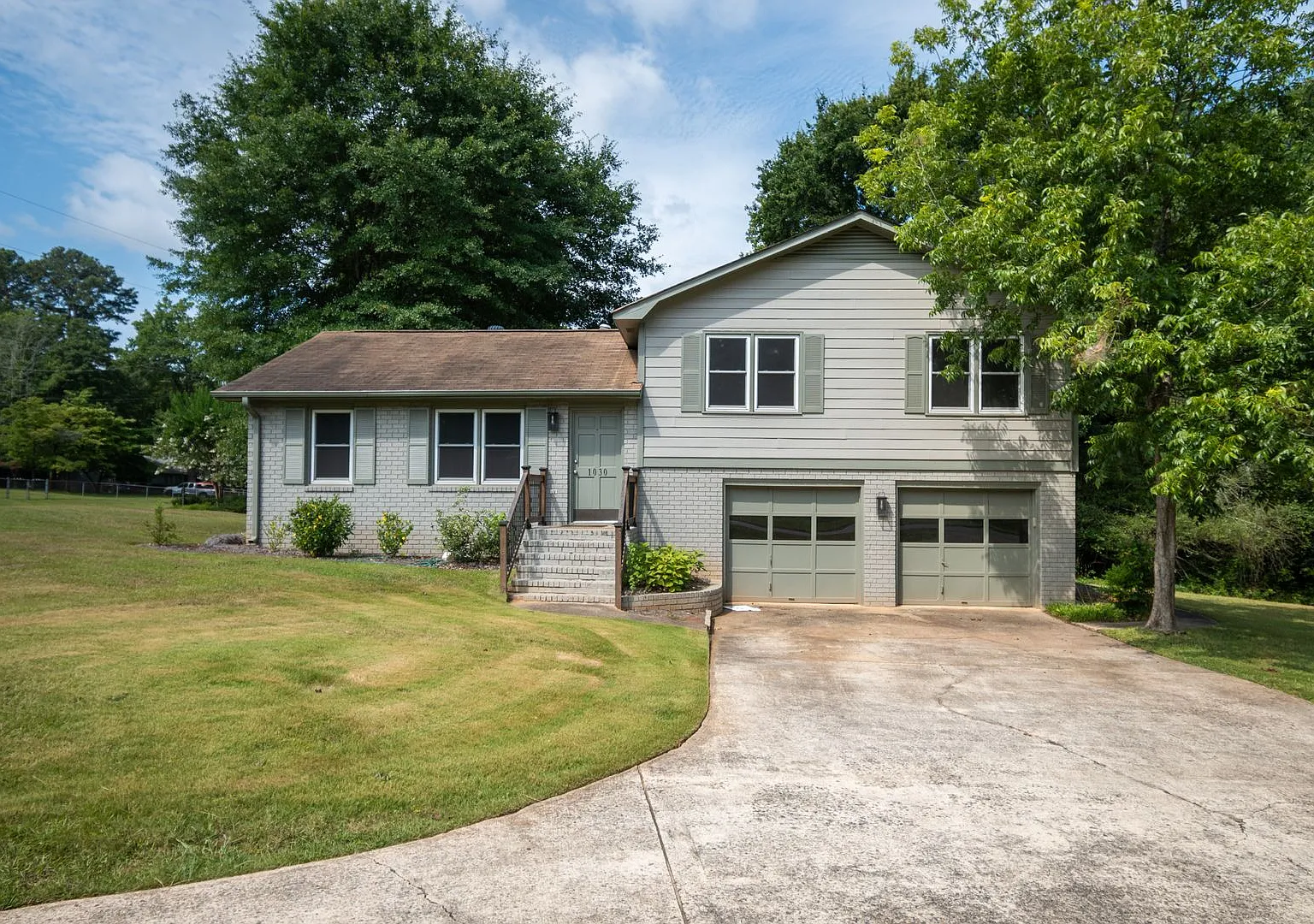 1030 Carriage Hill Road - Available NOW! — Photo 1