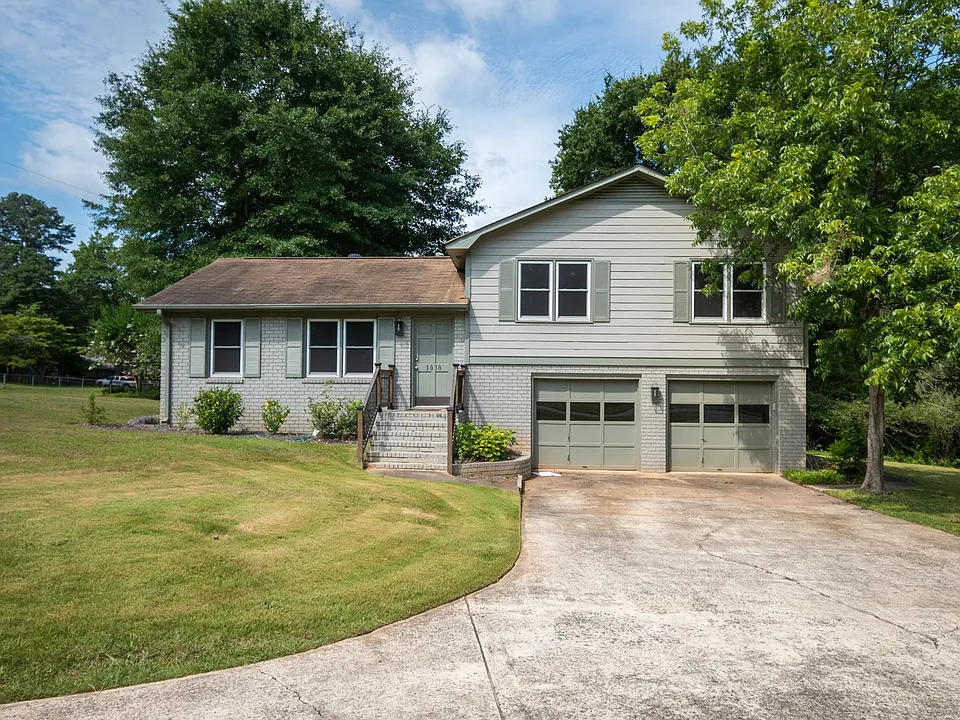1030 Carriage Hill Rd