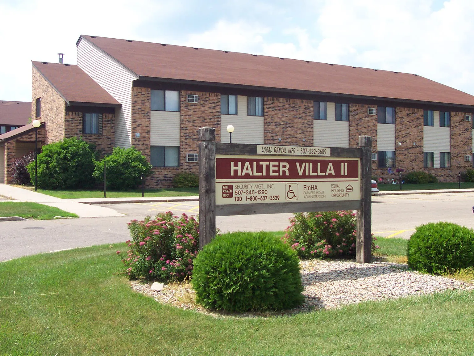 3 bed, 850 sqft, $950 — Photo 1