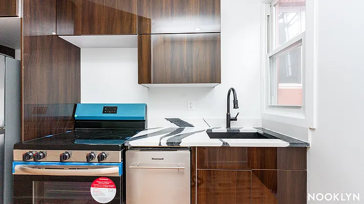 Rented by Nooklyn NYC LLC | media 36