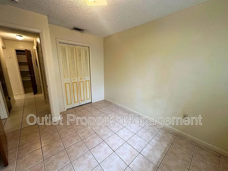 325 N 5th St #5 — Photo 9