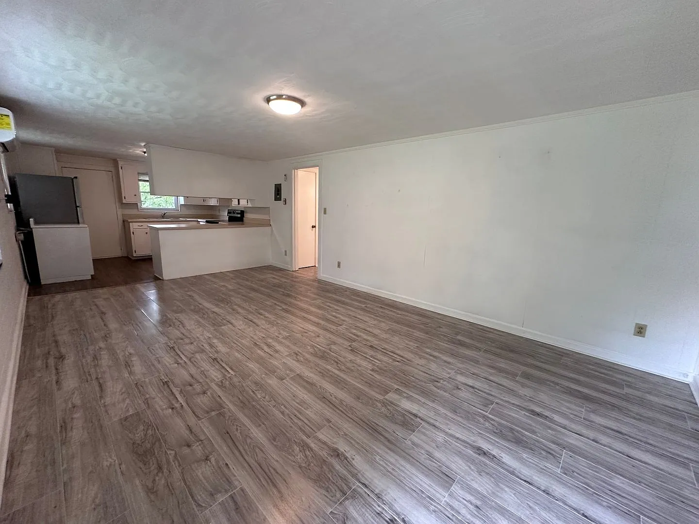 For Rent $1,100/month | 2 Bed | 1 Bath — Photo 4