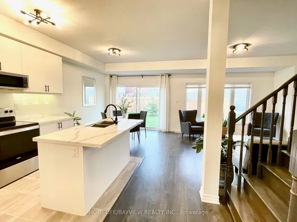 128 Village Gate Dr, Wasaga Beach, ON L9Z 0G3