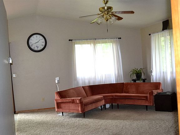 3rd image of 6079 Tamarack Trl