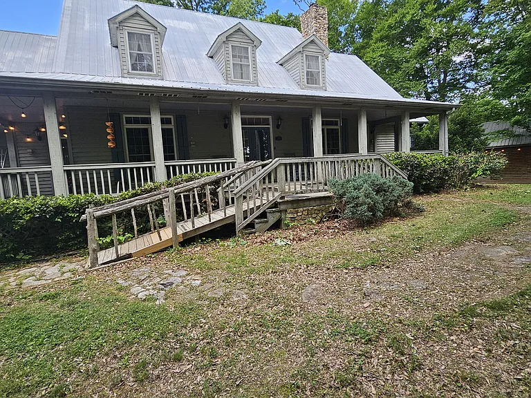 3551 Cemetary Rd — Photo 1