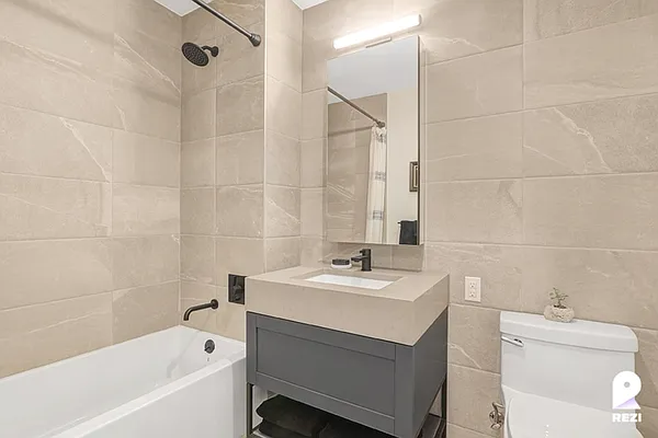 Rented by REZI | media 37