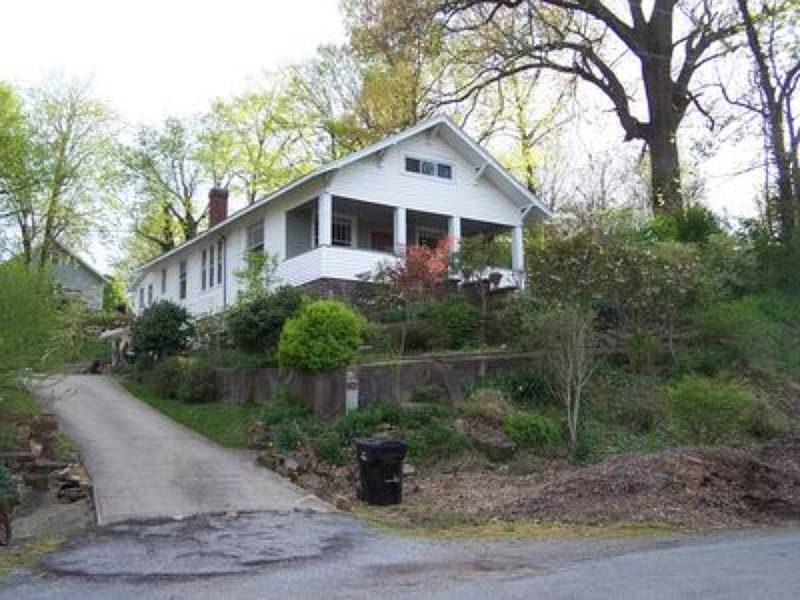 1st image of 118 E Jefferson St