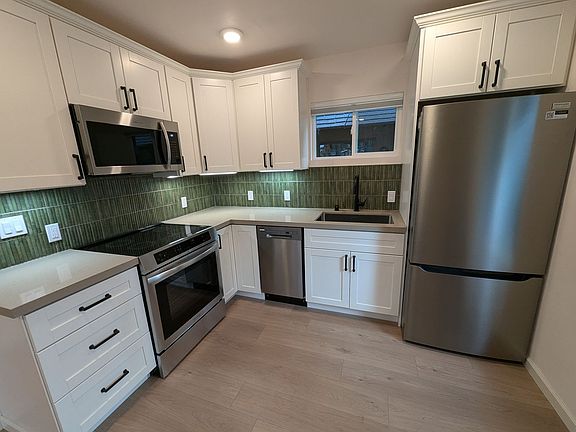 5th image of 1061 Reno Ave