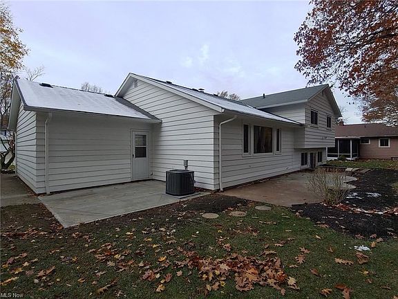 3rd image of 369 Royal Oak Blvd