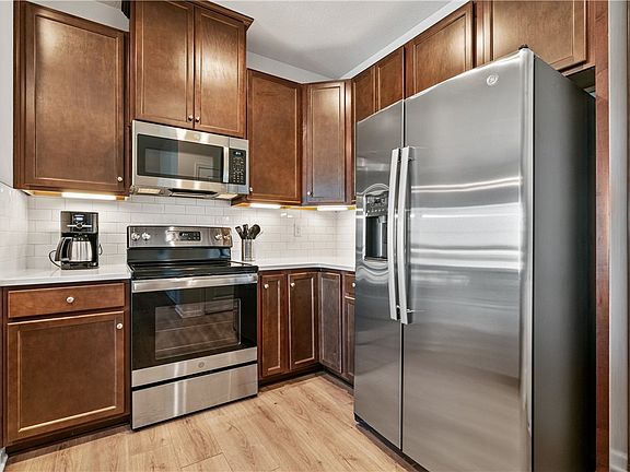 5th image of 509 Dogwood Ln