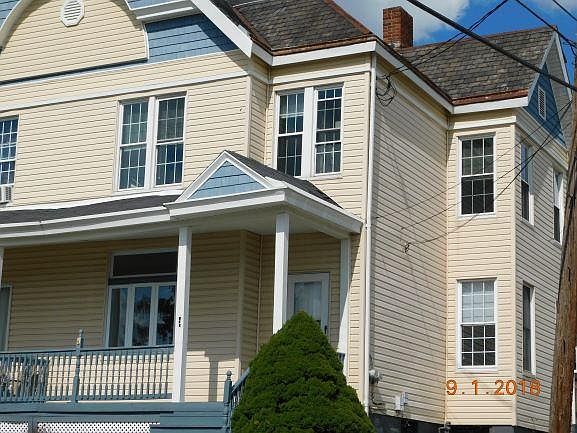 2nd image of 319 Short St