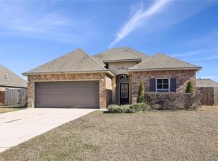 28203 Loiret Ct, Ponchatoula, LA 70454