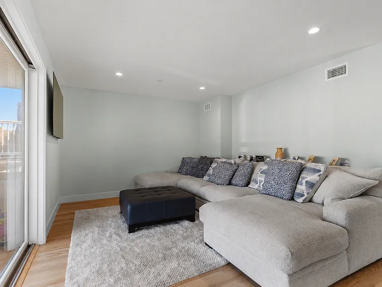 36 Virginia Ave — Photo 11