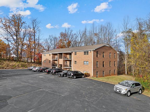 4th image of 115 Belva Ln #3