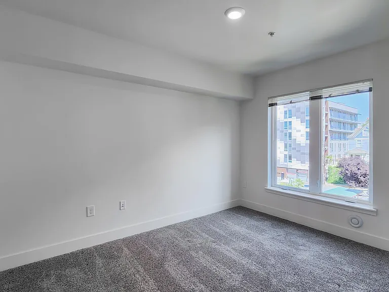 Dunn Motors Apartments — Photo 109