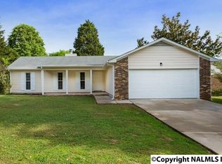 1015 Vicksburg Ln SE, Huntsville, AL 35803