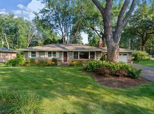 14716 Gleason Lake Dr, Plymouth, MN 55447