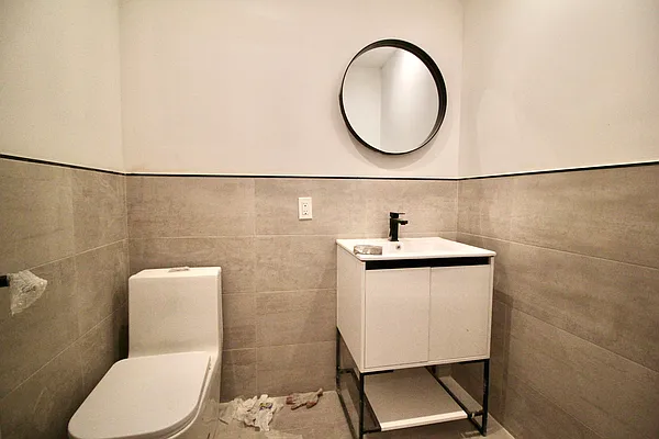 Rented by Hagstrom Management Inc | media 18