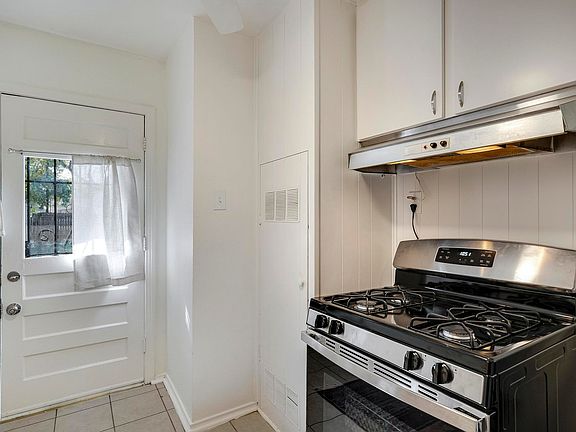 2nd image of 330 W Norwood Ct #330