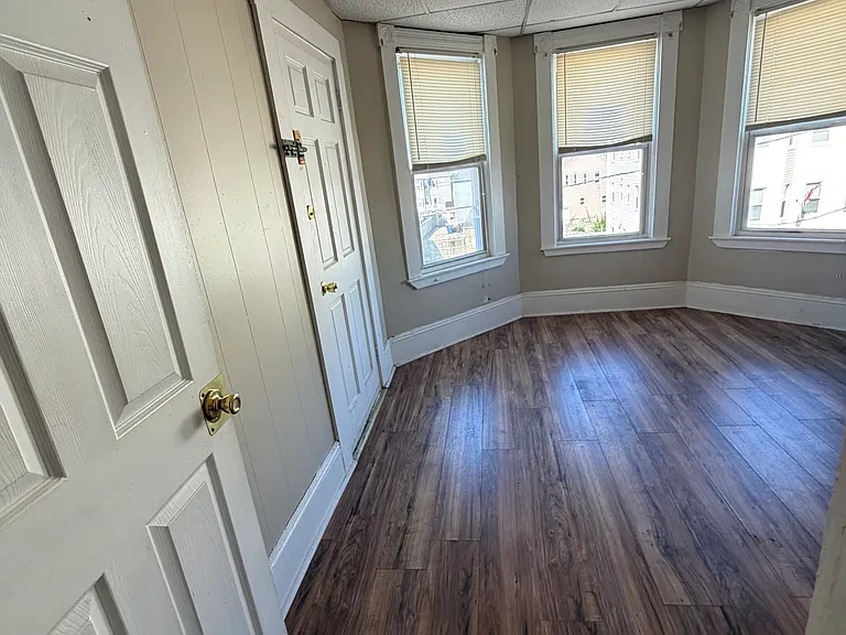50 Ashley St #2N — Photo 9