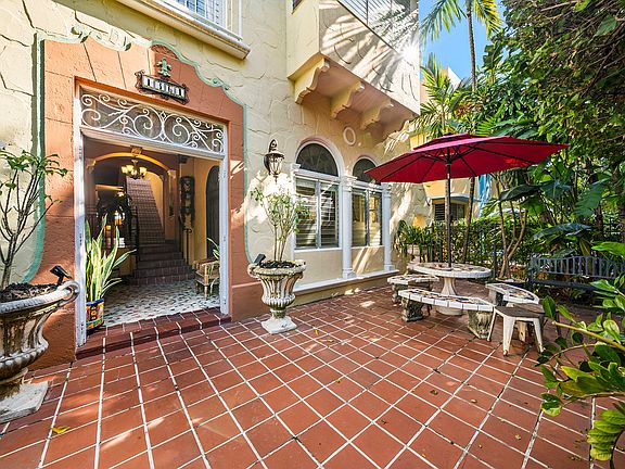 5th image of 1361 Meridian Ave APT 2