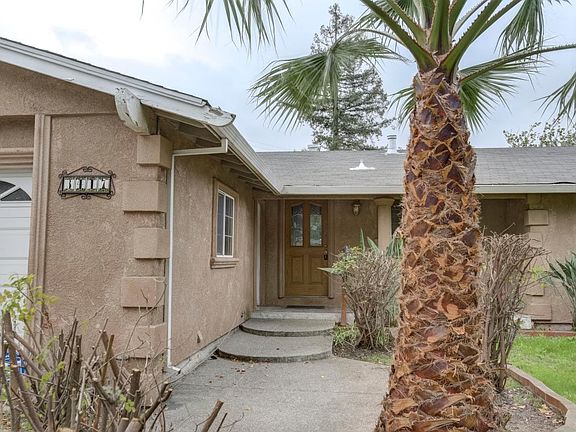 3rd image of 3417 Woodside Ln