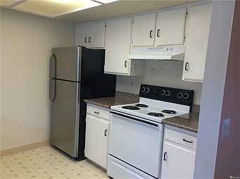 2nd image of 14318 NE 7th Pl APT 3