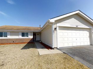 340 Lakeside Dr, Bolingbrook, IL 60440