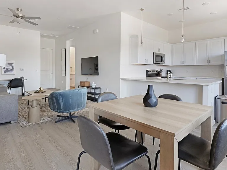 Linda Vista Luxury Rentals — Photo 21