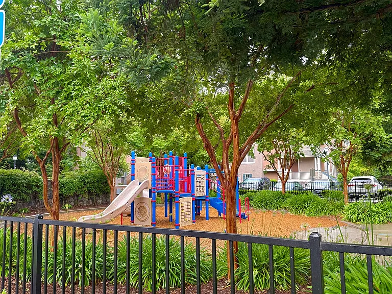 3574 Altamira Ter — Photo 18