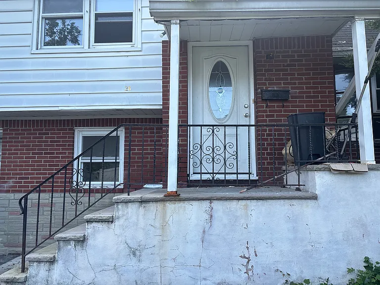 26 Parker Ln — Photo 2