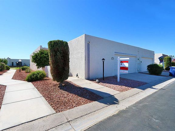 2nd image of 1429 E Torrey Pines Cir