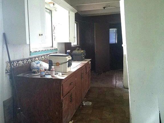 4th image of 211 Monterey St