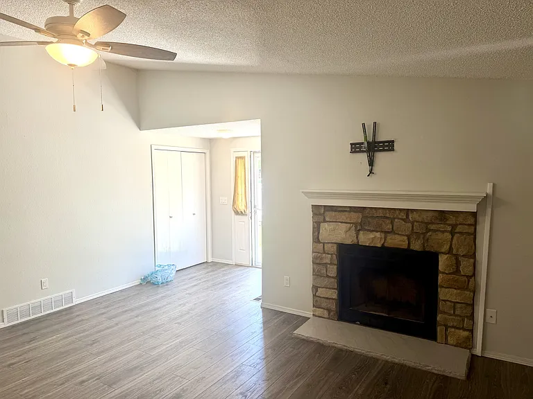 8442 Everett Way #A-1 — Photo 4