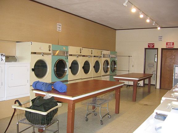 Clean Laundromat