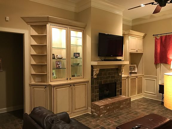 Living Room/Custom Cabinets