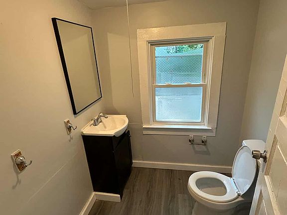 4th image of 277-79 N Midler Ave N #277